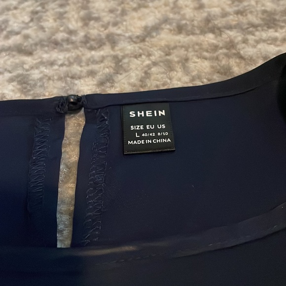 Pretty blouse - Picture 3 of 3